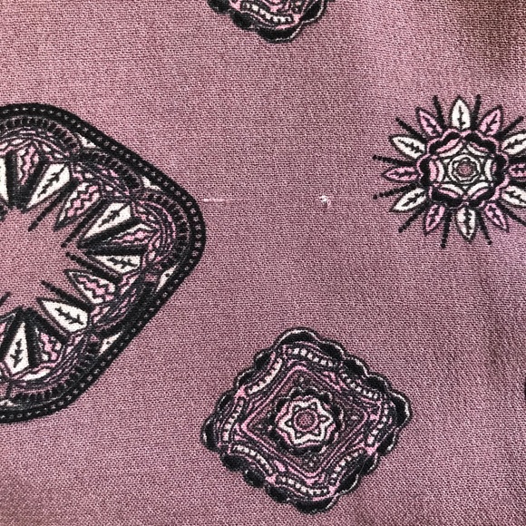 Lira Mauve Boho Print Scoop Hem Long Sleeve Blouse - Picture 11 of 12
